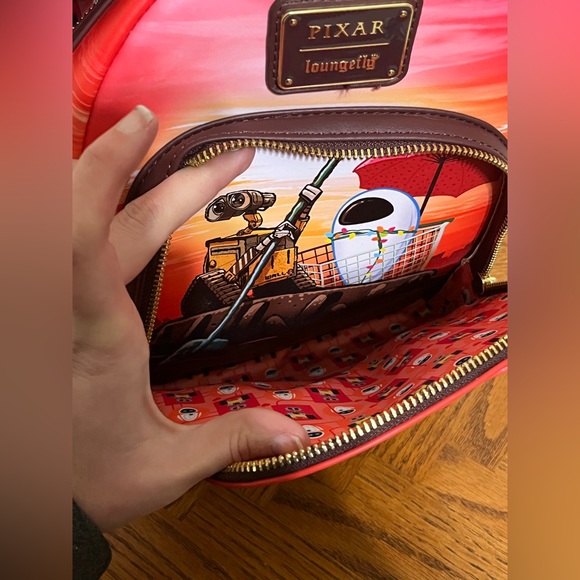 Wall-E Loungefly backpack, NWT - Picture 6 of 6